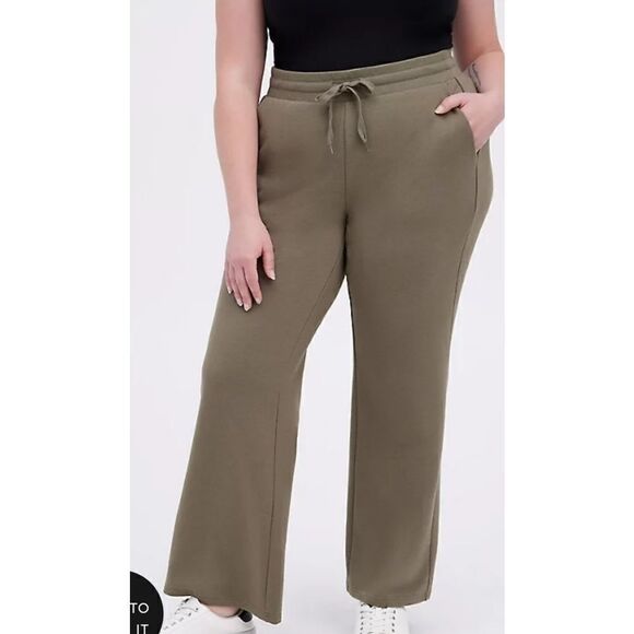 Torrid flare Pant ultra soft fleece olive size 2 / 2X / 18-20 - Picture 2 of 6